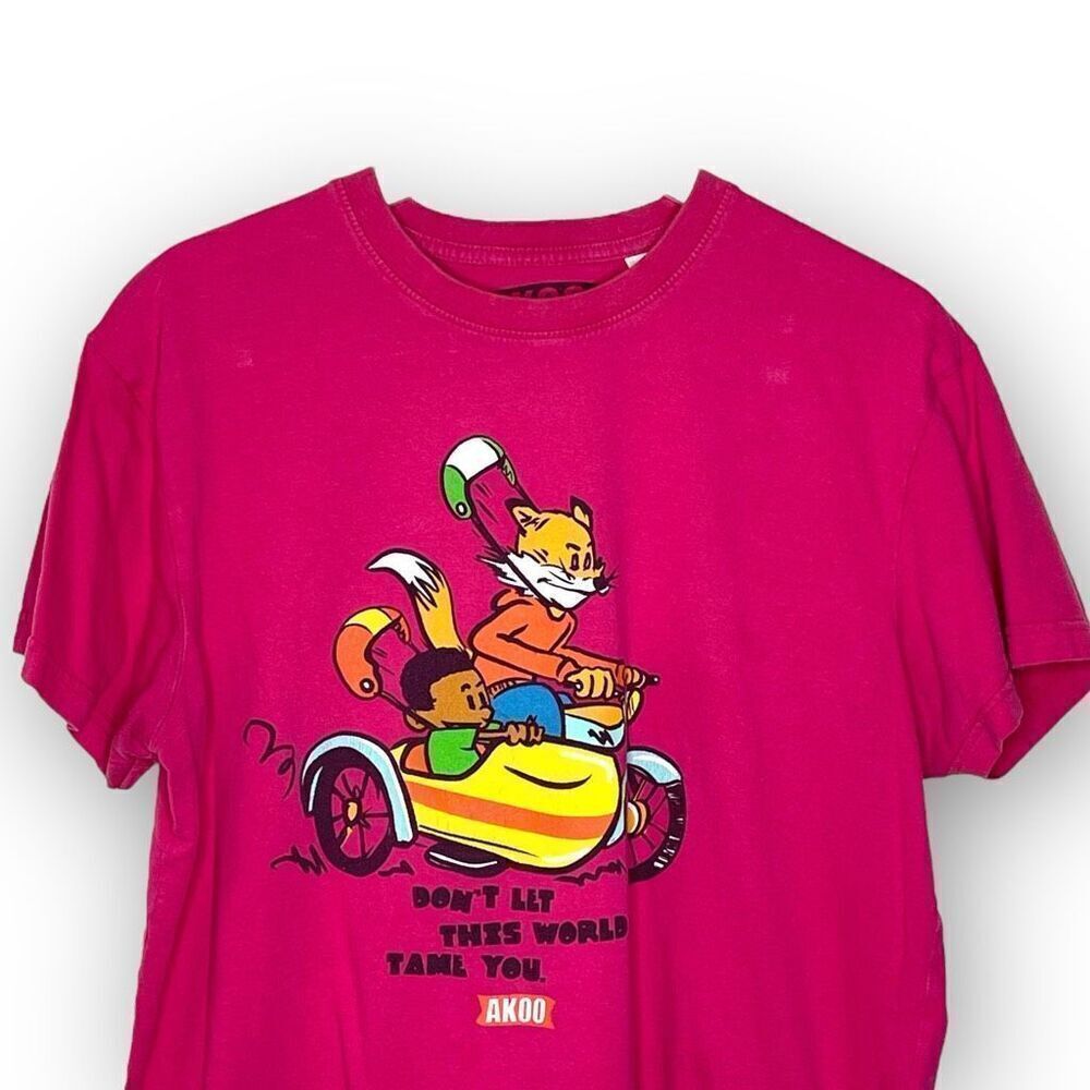 Akoo Don't Let This World Tame You Pink Short Sleeve T-shirt Women’s Size Medium - Picture 3 of 9